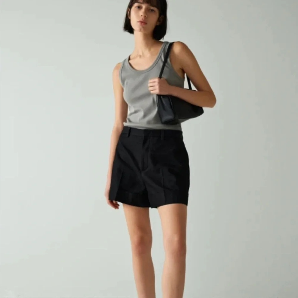 Minimalist Black Shoulder Bag - Women - Picture 2 of 6